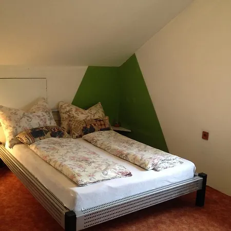 Fenyvesi Trambulinos Nyaralo Holiday home *