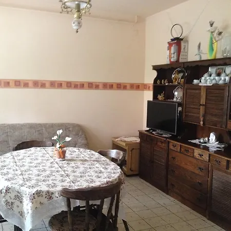Holiday home Fenyvesi Trambulinos Nyaralo