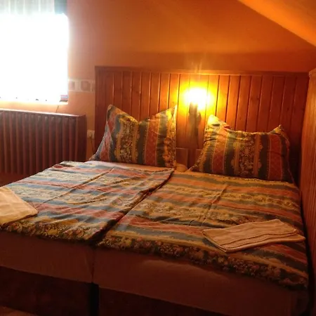 Fenyvesi Trambulinos Nyaralo Holiday home *